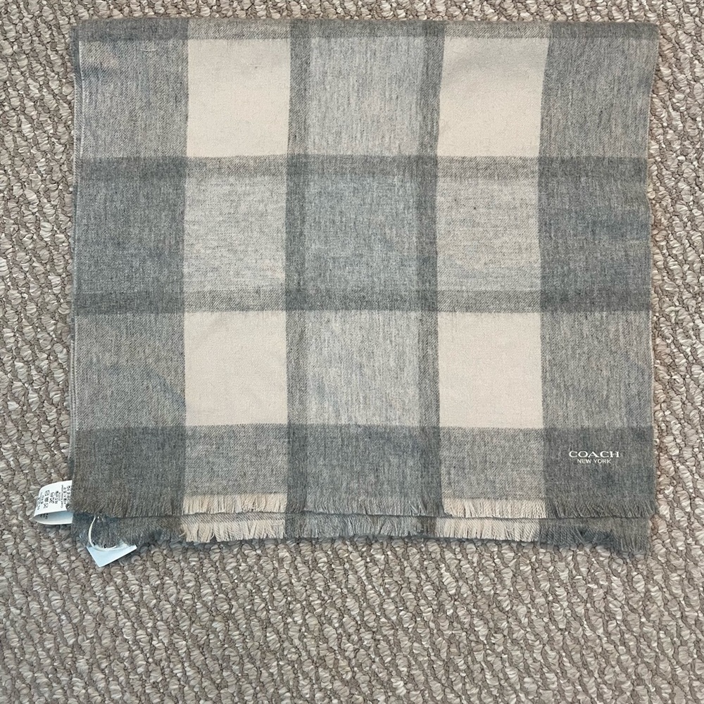 BIG PLAID MUFFLER (COACH F21637) - Picture 2 of 3
